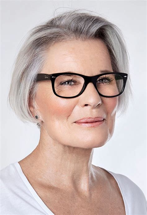 lunettes coupe courte femme 50 ans|Plus de 20 exemples de coupes de cheveux pour。